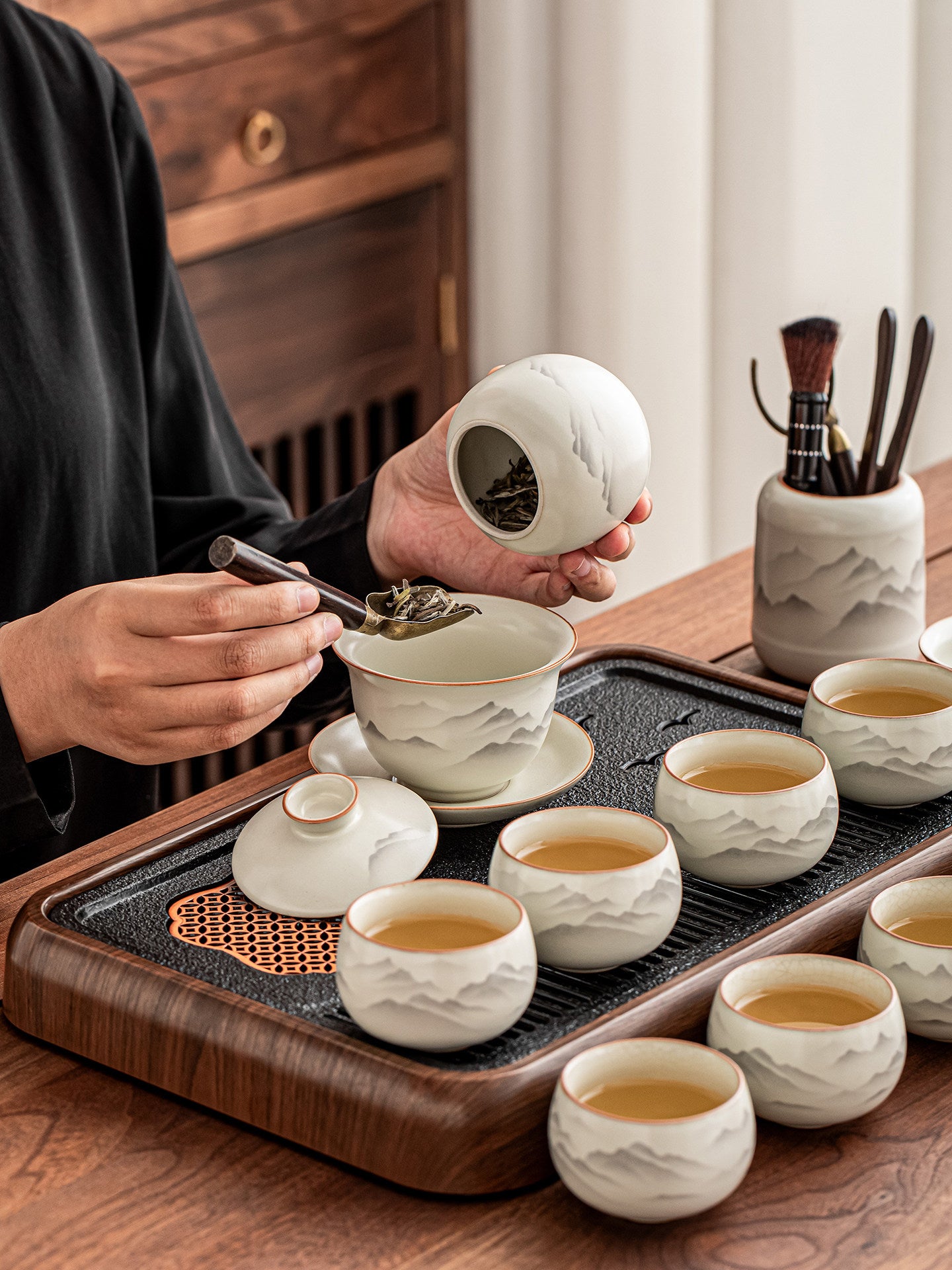 Ink-Wash Ru Ware Tea Set – Handcrafted Beige Crackle Glaze Ceramic Gongfu Tea Service（Complimentary Premium Tea Included）